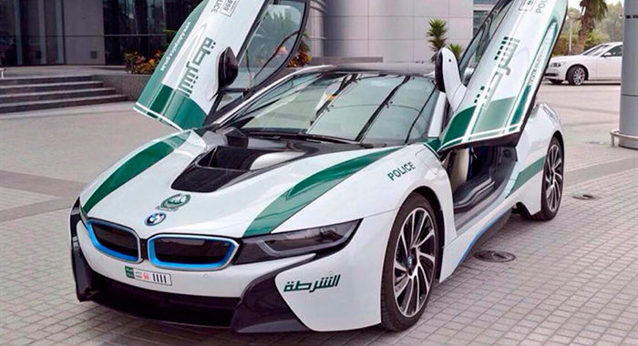 Coche de policía BMW i8