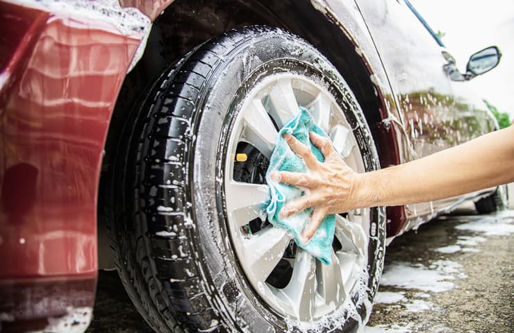 Cómo limpiar tu coche: rápido, barato y con un resultado