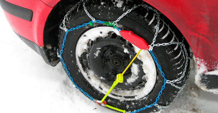 cadenas nieve coche hielo montar neumaticos invierno