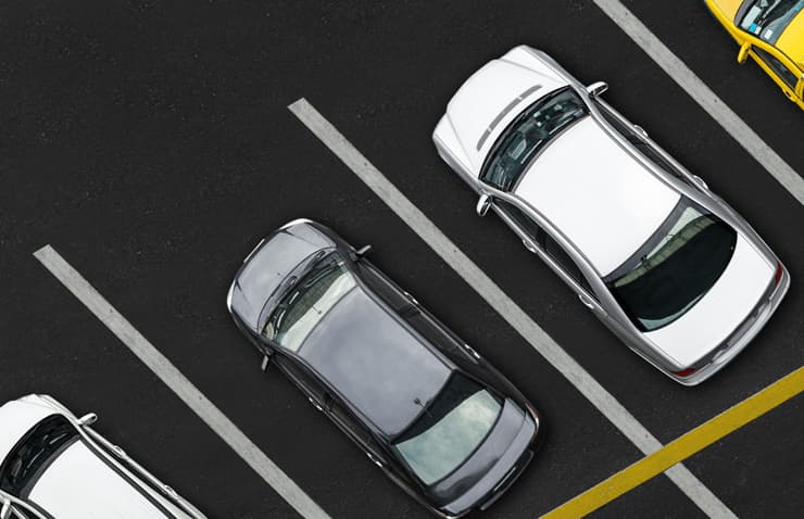 coche estacionado arrancado