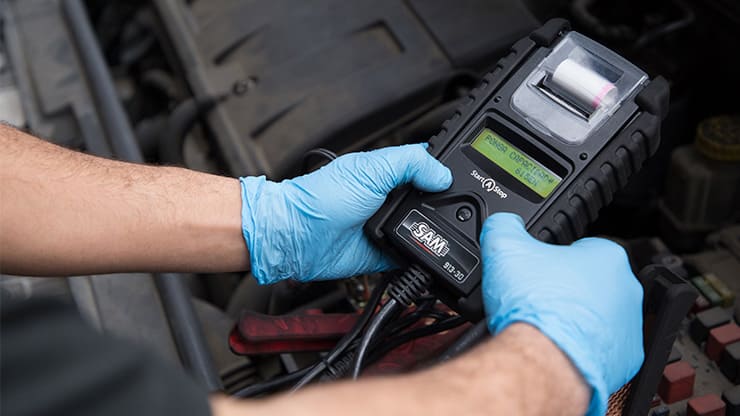 Análisis de una batería en el taller Rodi Motor Services