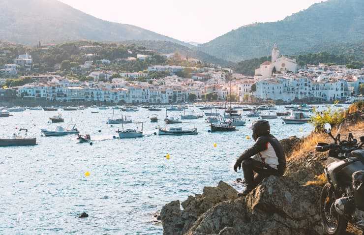 La Costa Brava en moto: de Girona a Cadaqués por el litoral salvaje