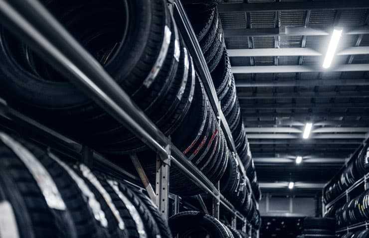 ¿Cómo almacenar neumáticos fuera de temporada?