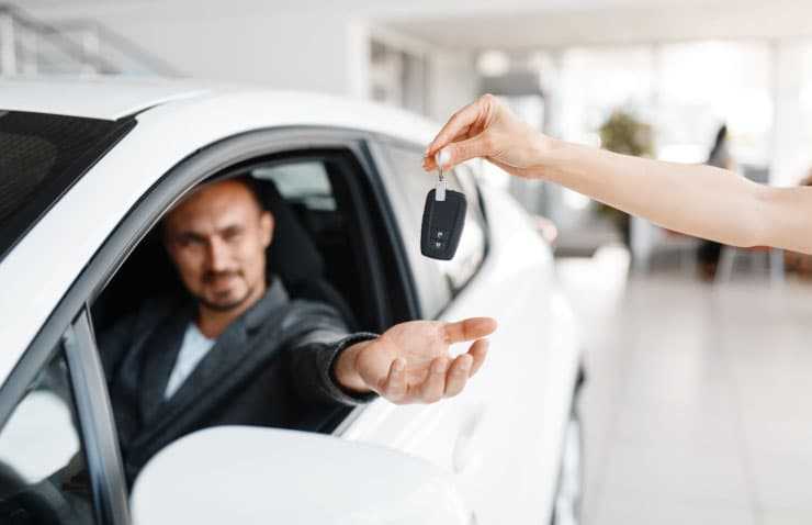 Errores comunes que debes evitar al conducir un coche nuevo