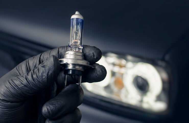 Tipos de bombillas para coche: guía para elegir la más adecuada