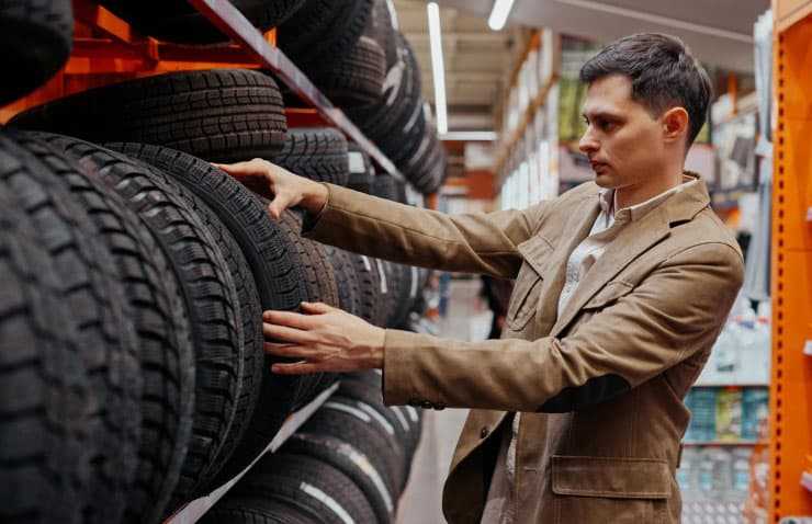 ¿En qué casos conviene comprar neumáticos económicos?